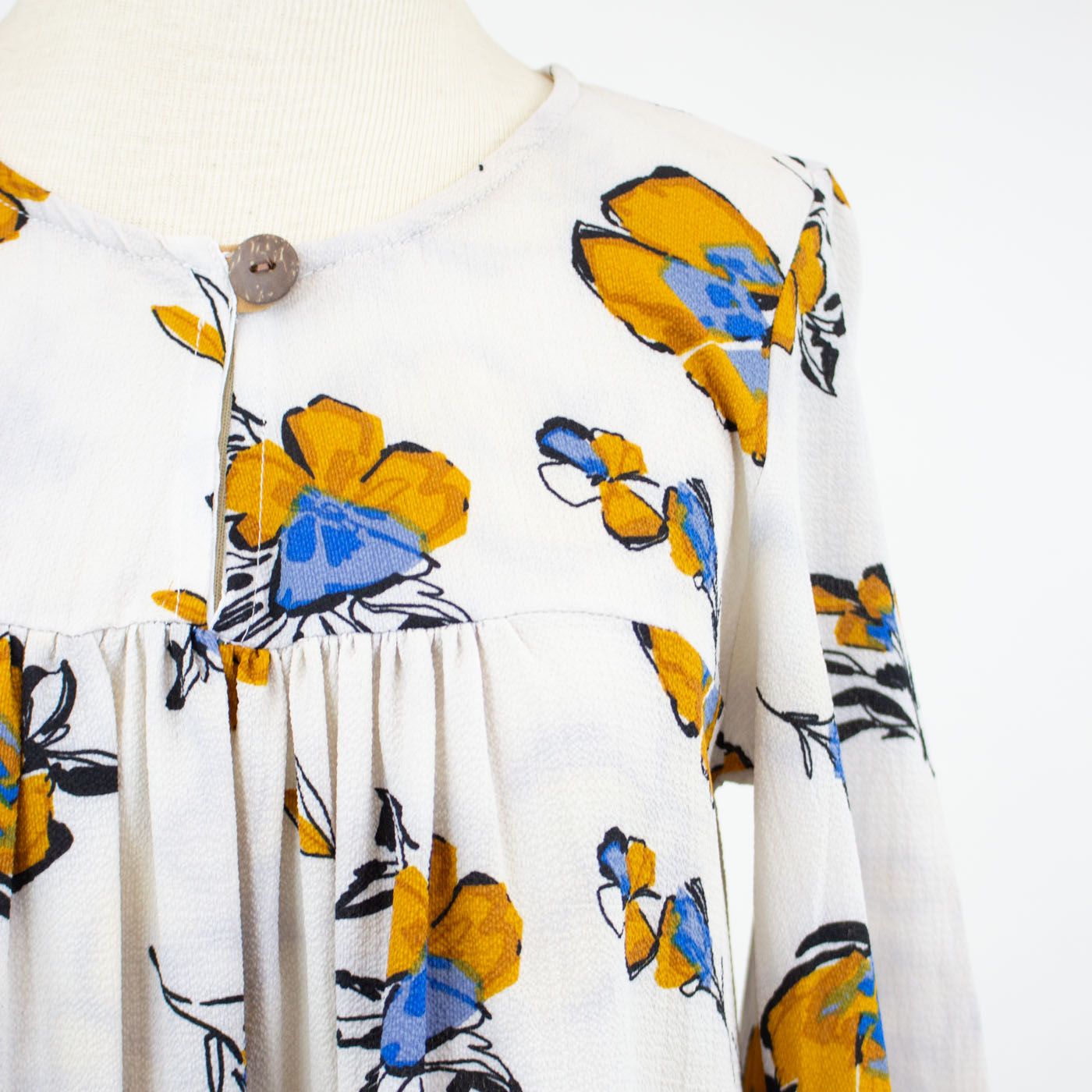 Button Front 3/4 Sleeve Blouse - Beige